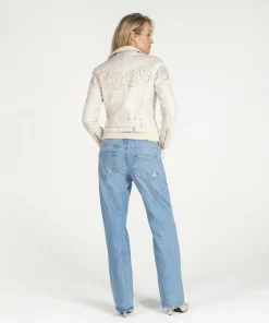Blinn Creamy White